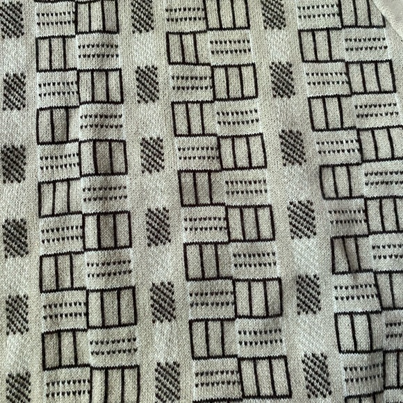 Vintage sweater. Very soft. - Picture 2 of 4